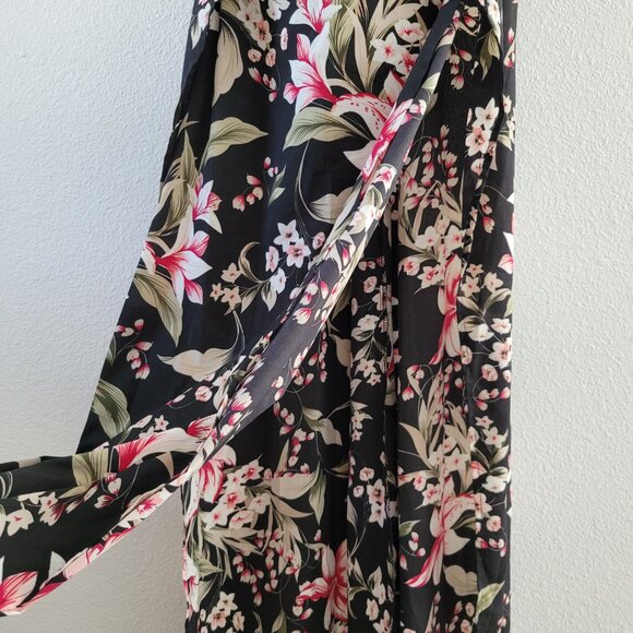 Windsor Floral Cutout Dress | Slit Sides | Lightweight Material - Picture 5 of 8